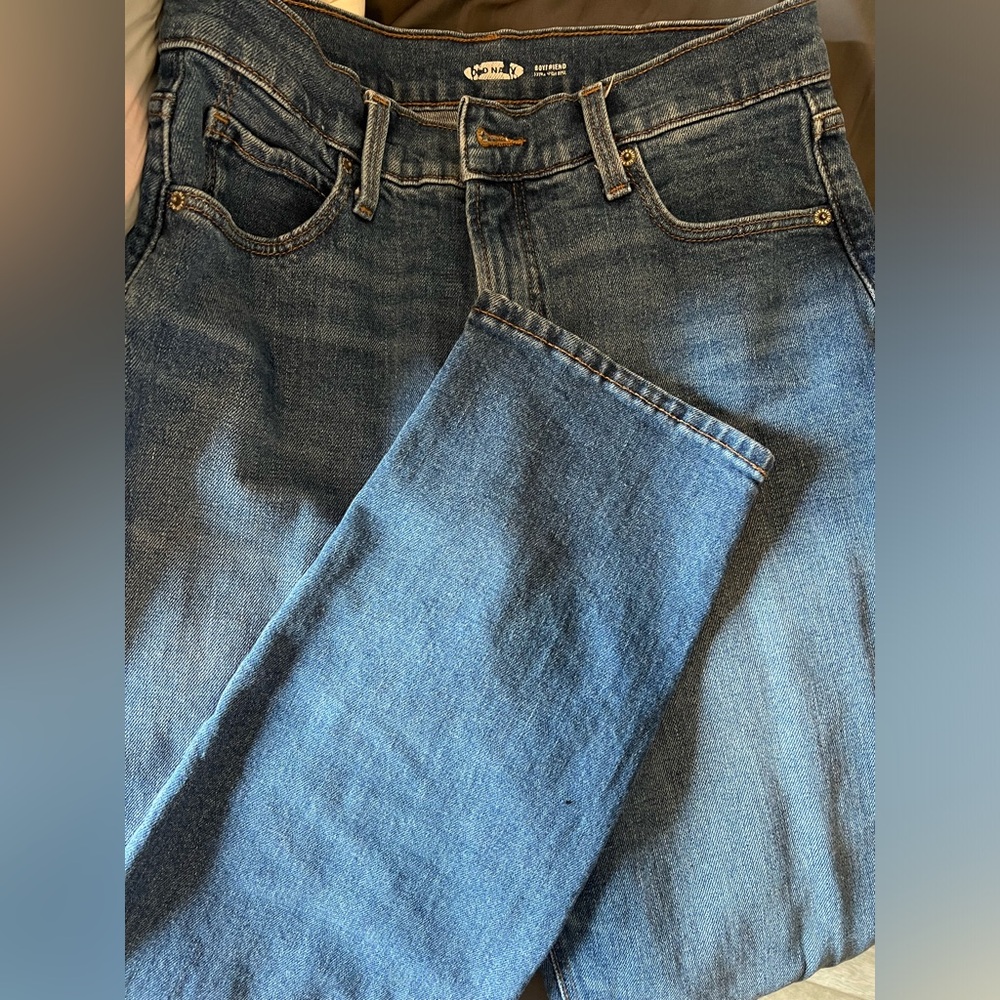 Women’s old navy boyfriend jeans high waisted size 6